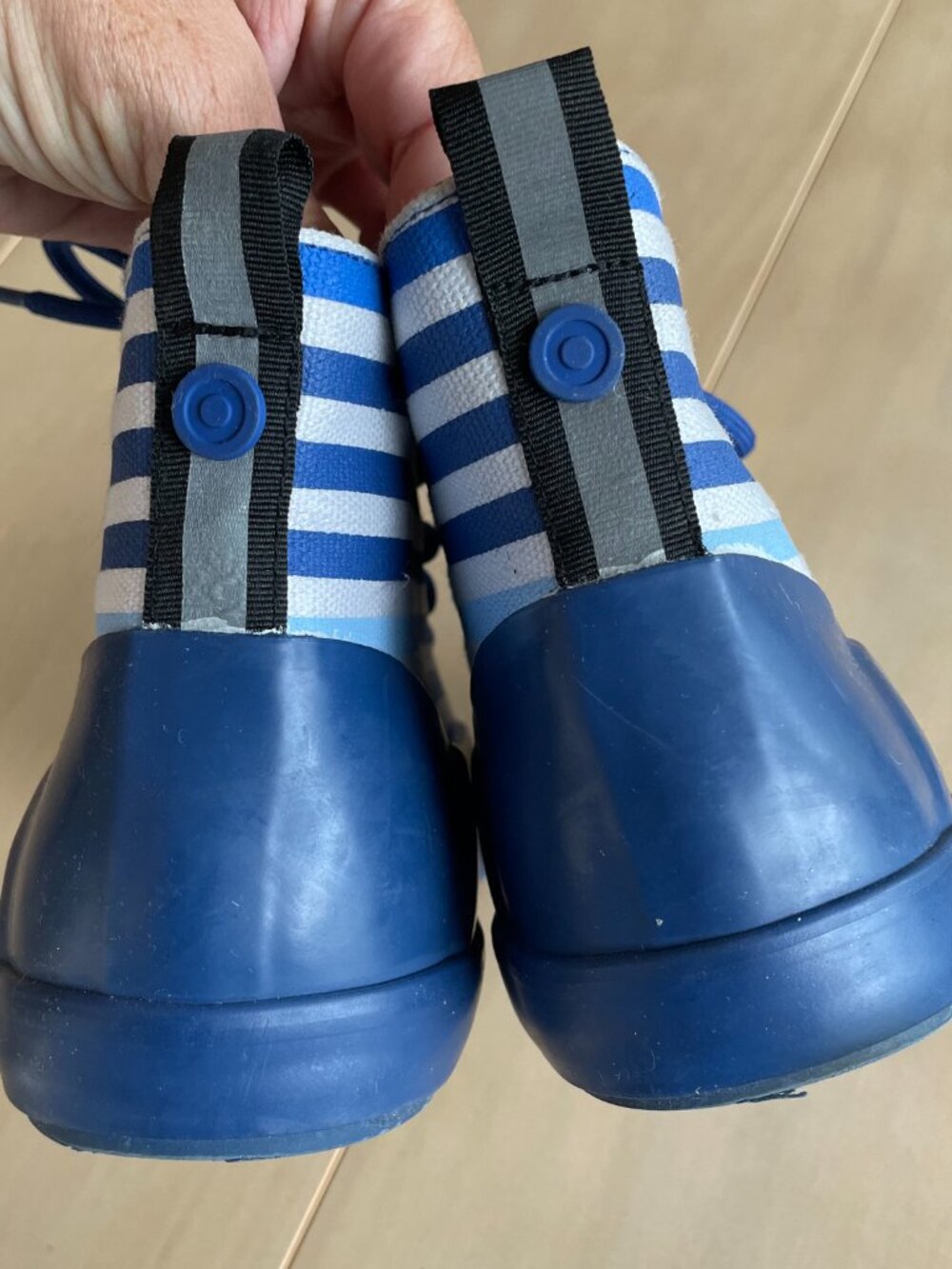 Entire Closet $5! Hunter for Target Kids Dipped Canvas High Top Sneakers - Picture 9 of 11